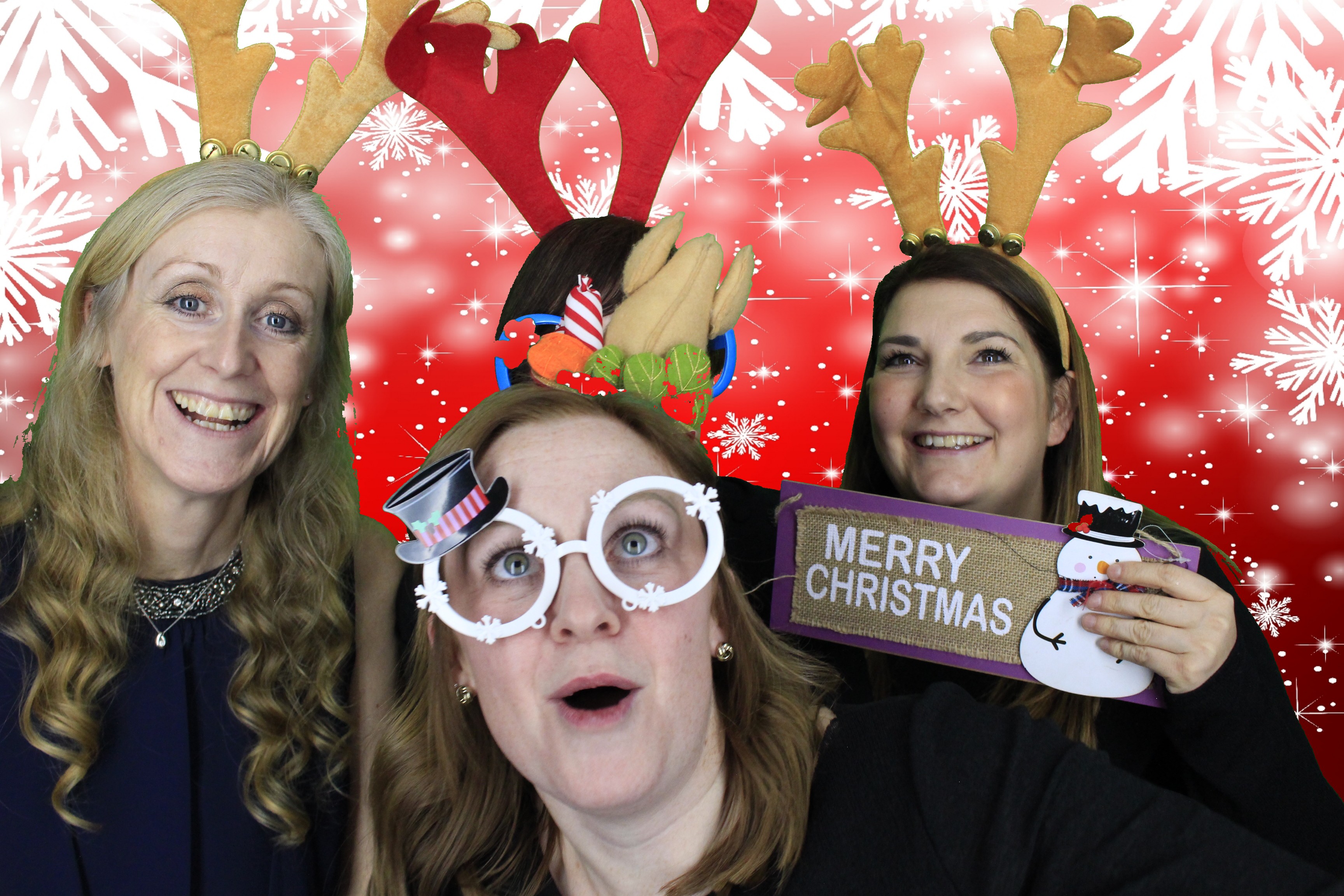 Silvermere Christmas Party  | View more photos from the event at gallery.myphotoboothexperience.co.uk/u/MyPhotoBoothExperienceLtd/Silvermere-Christmas-Party-0